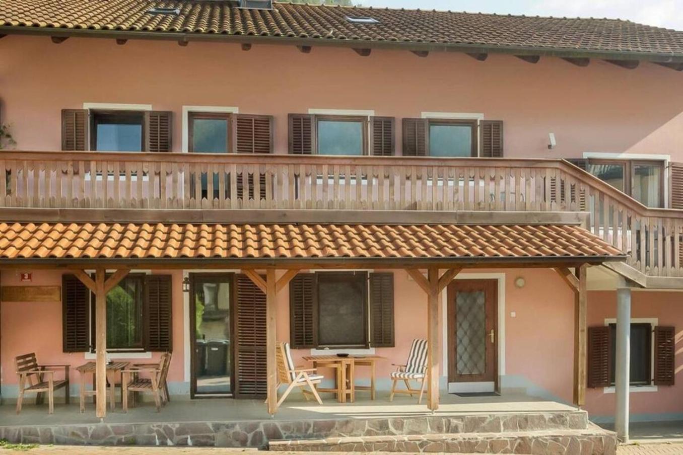 House Maharac With 3 Apartments Till 18 Persons Kamno Экстерьер фото